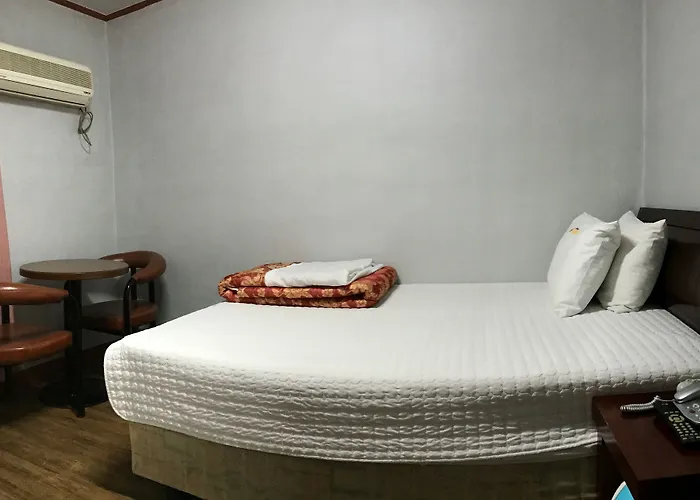 Motel J 2*