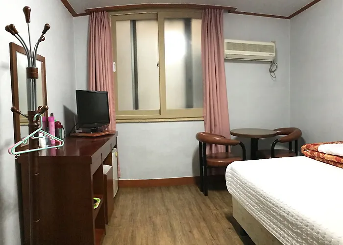 Motel J 2*